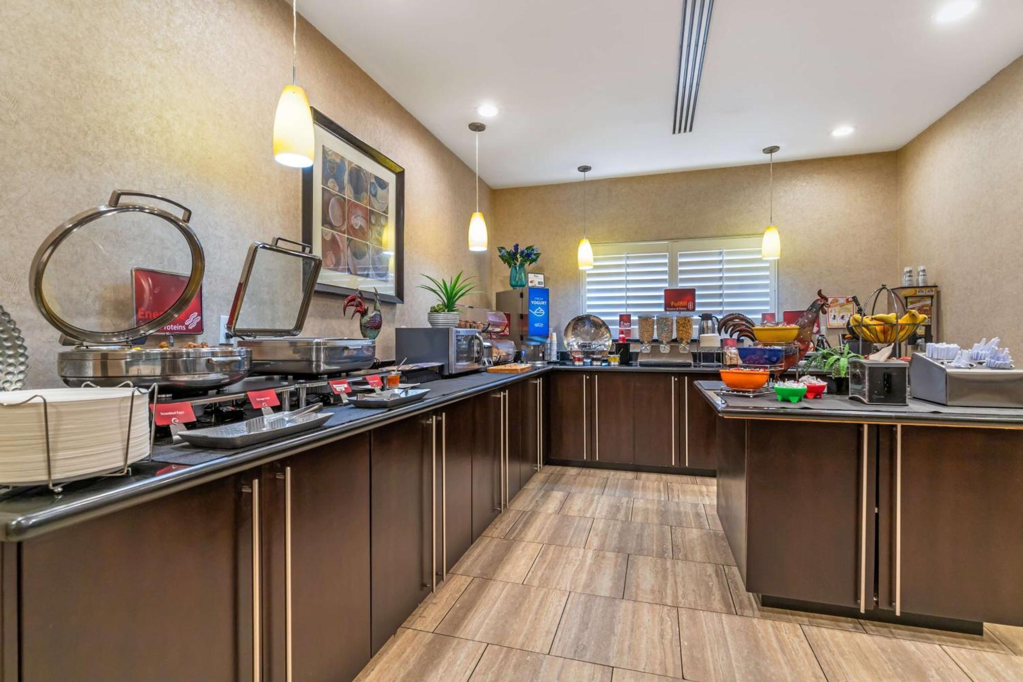 Best Western Plus Lytle Inn And Suites Bagian luar foto