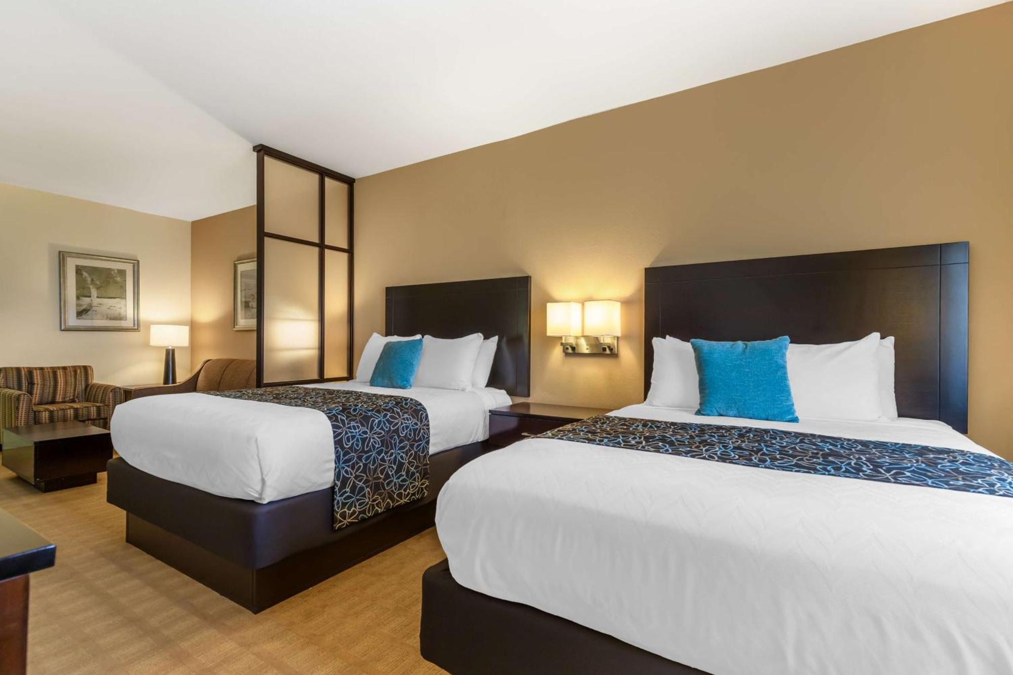 Best Western Plus Lytle Inn And Suites Bagian luar foto