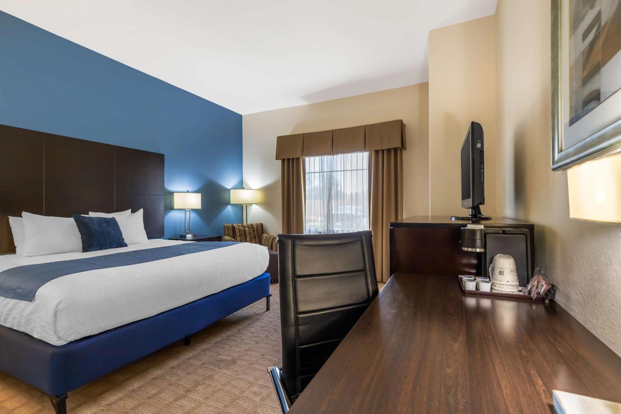Best Western Plus Lytle Inn And Suites Bagian luar foto