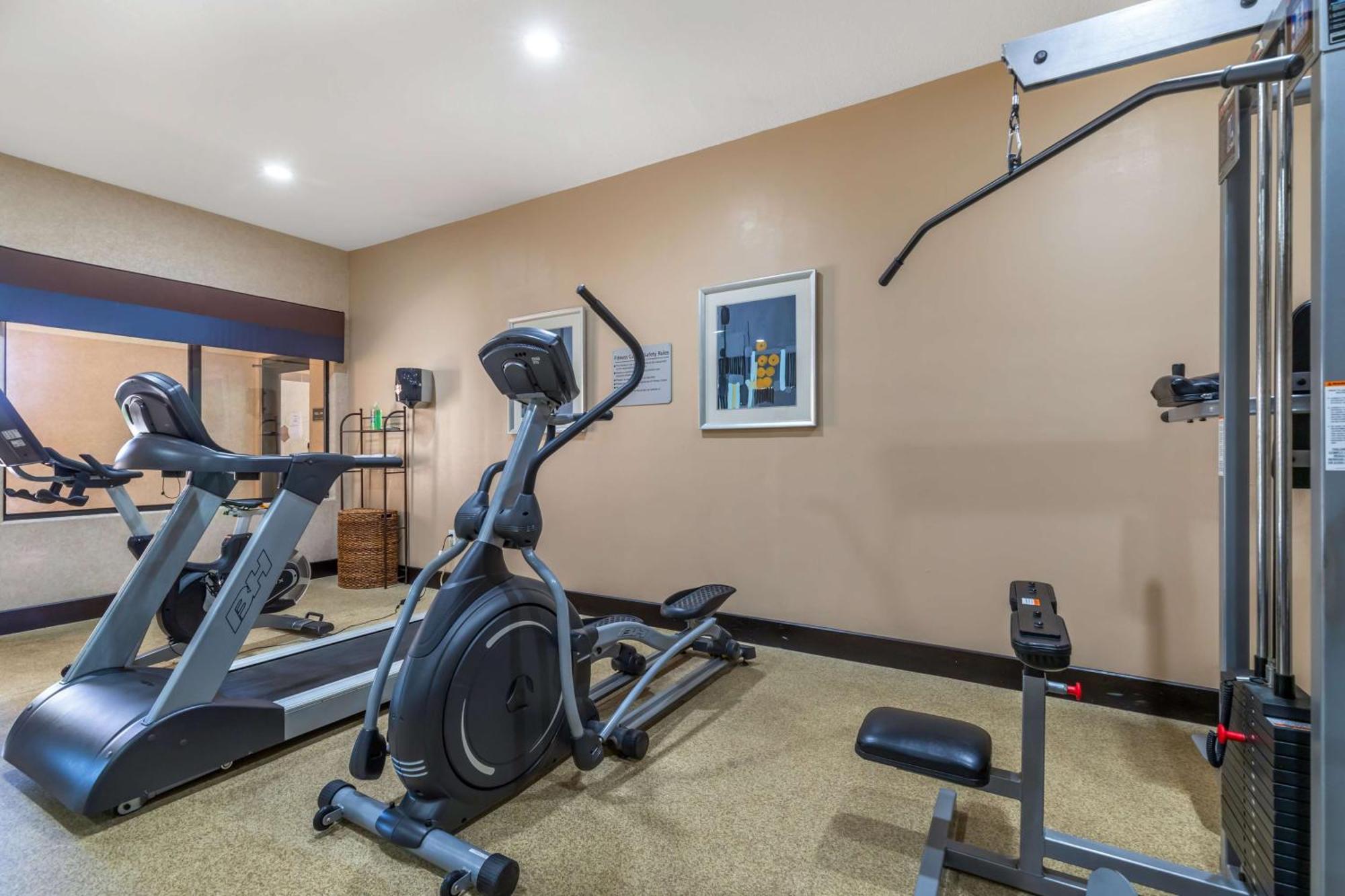 Best Western Plus Lytle Inn And Suites Bagian luar foto