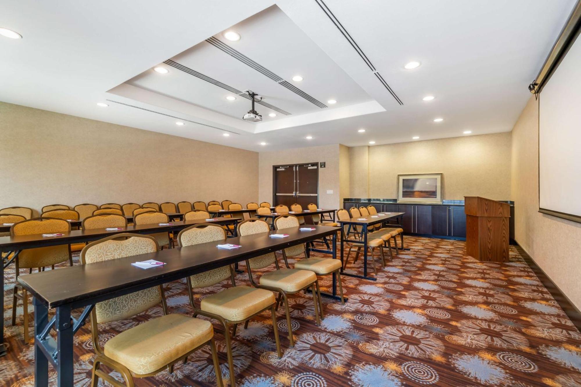 Best Western Plus Lytle Inn And Suites Bagian luar foto