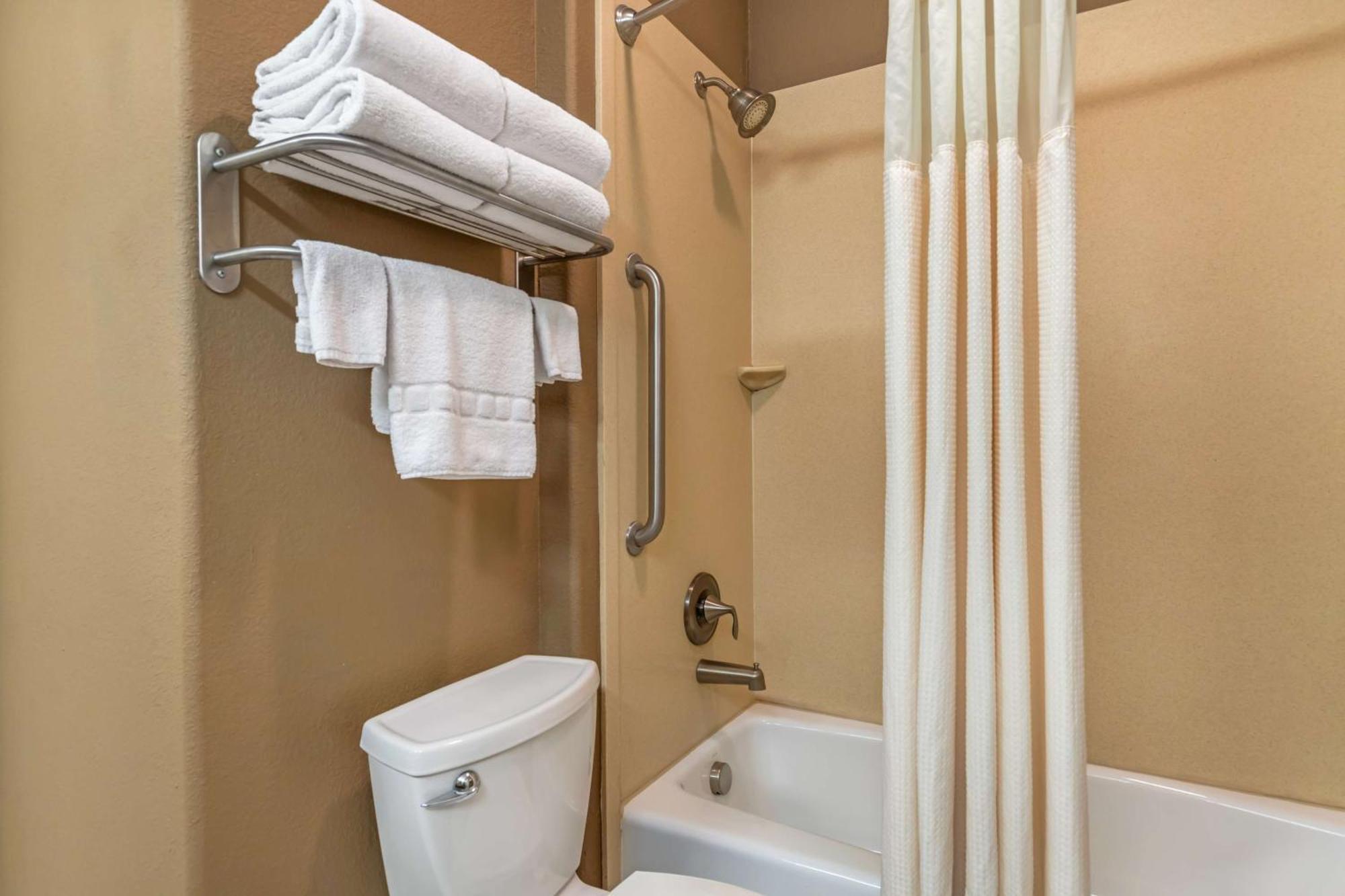 Best Western Plus Lytle Inn And Suites Bagian luar foto