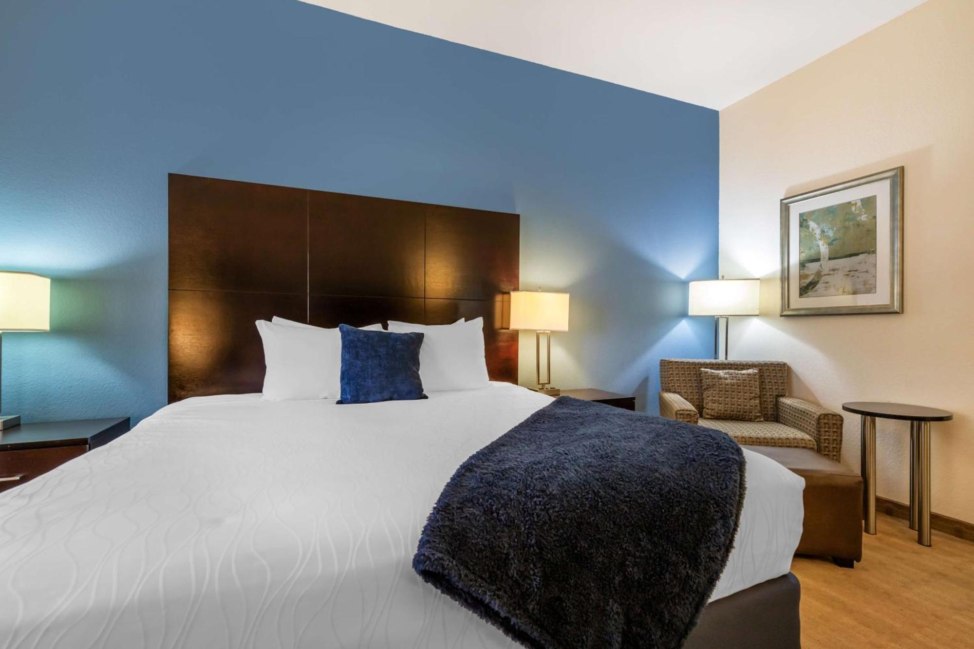 Best Western Plus Lytle Inn And Suites Bagian luar foto
