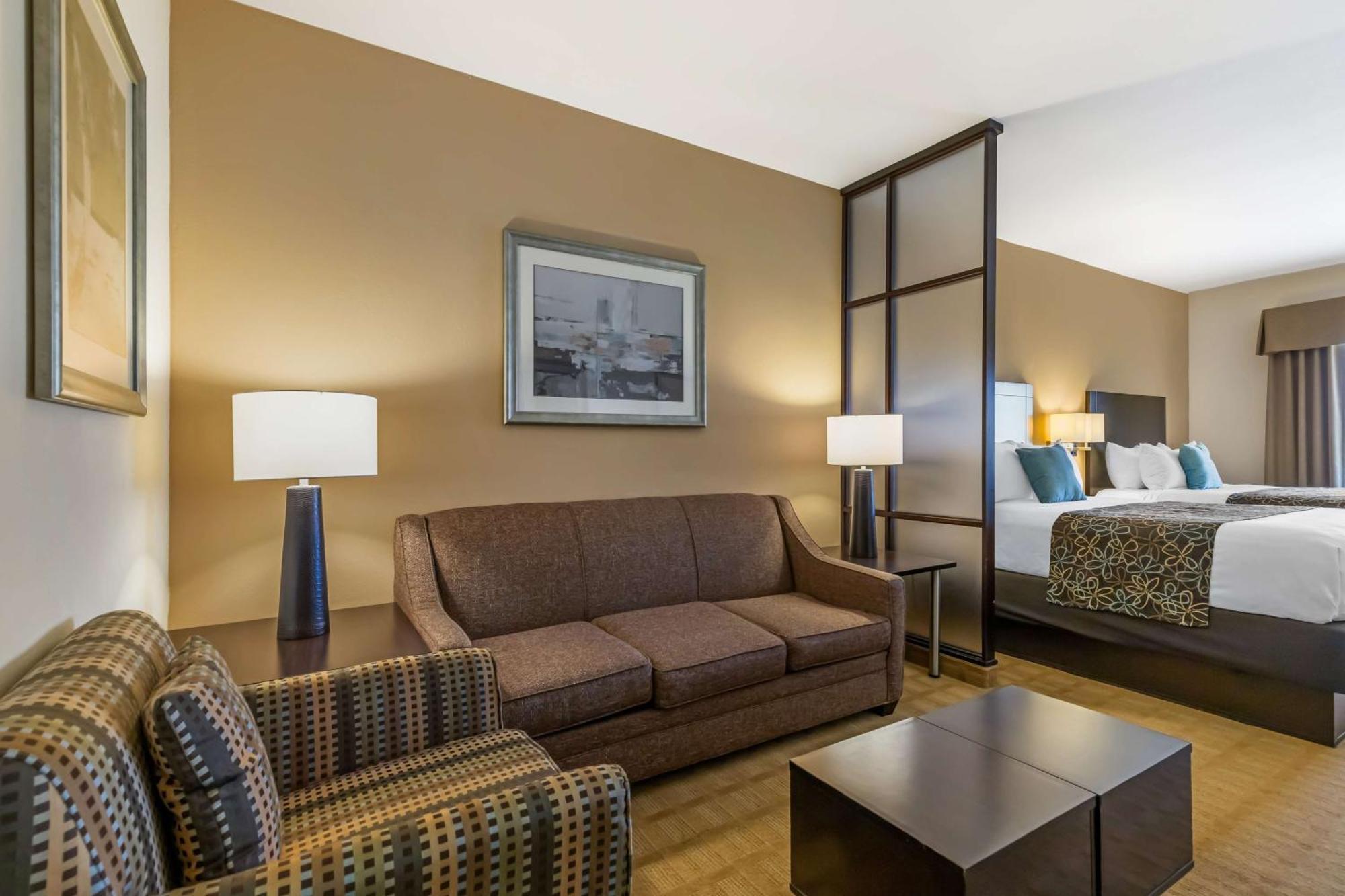 Best Western Plus Lytle Inn And Suites Bagian luar foto