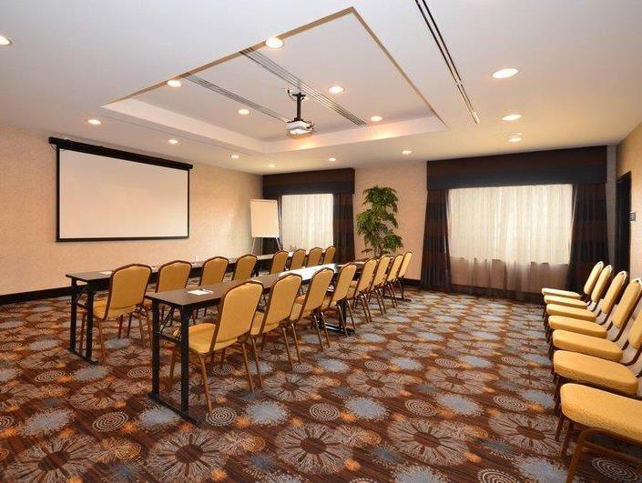 Best Western Plus Lytle Inn And Suites Bagian luar foto