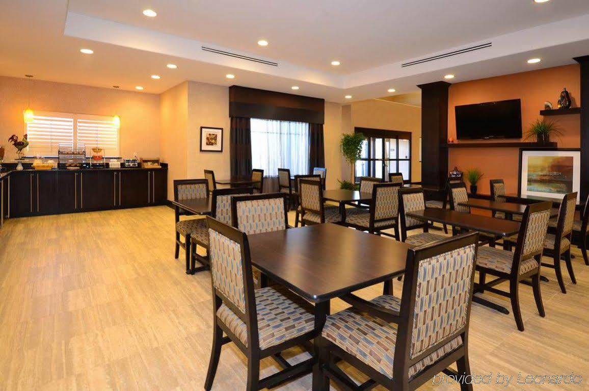 Best Western Plus Lytle Inn And Suites Bagian luar foto