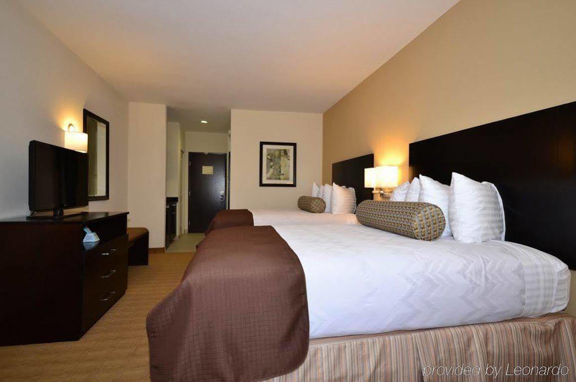 Best Western Plus Lytle Inn And Suites Bagian luar foto