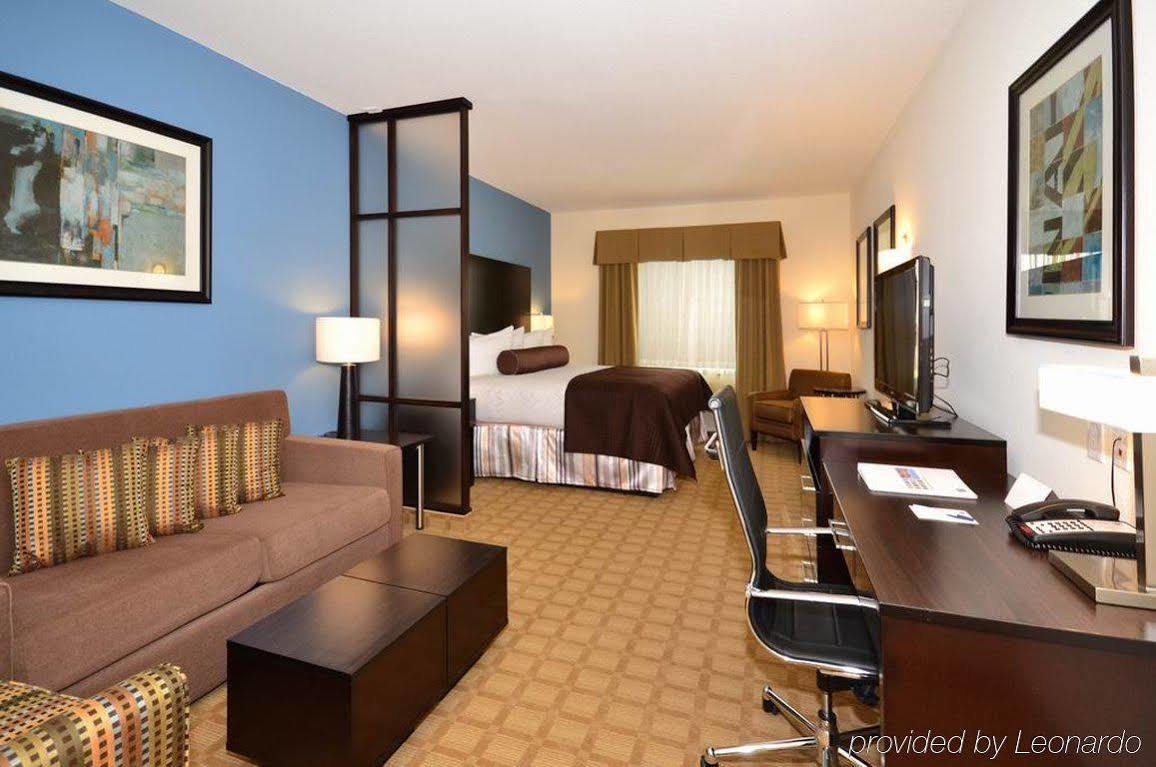 Best Western Plus Lytle Inn And Suites Bagian luar foto