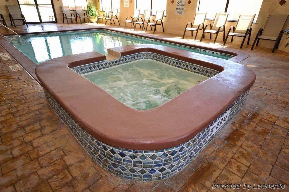 Best Western Plus Lytle Inn And Suites Bagian luar foto