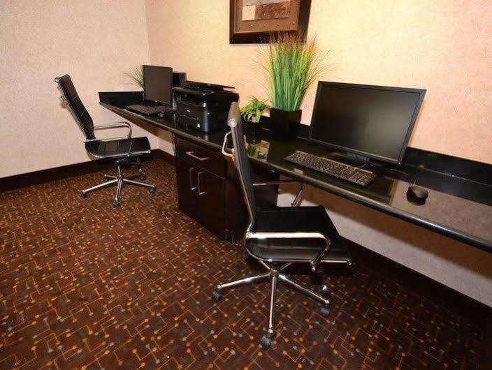 Best Western Plus Lytle Inn And Suites Bagian luar foto